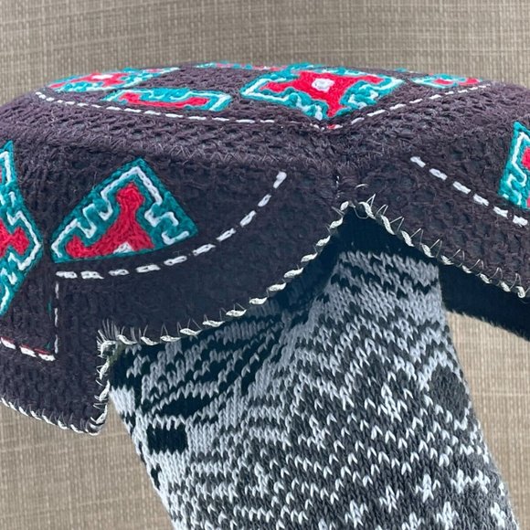 Men Hat Sindhi Round Cap Hat Front Cut Traditional Cultrual Embroidery Hat - Picture 3 of 10